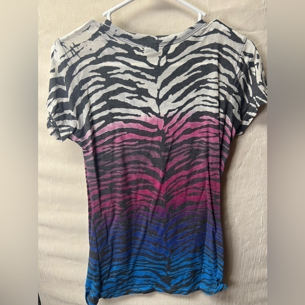 Buckle Daytrip Colorful Zebra Short Sleeve, Medium - Picture 2 of 2